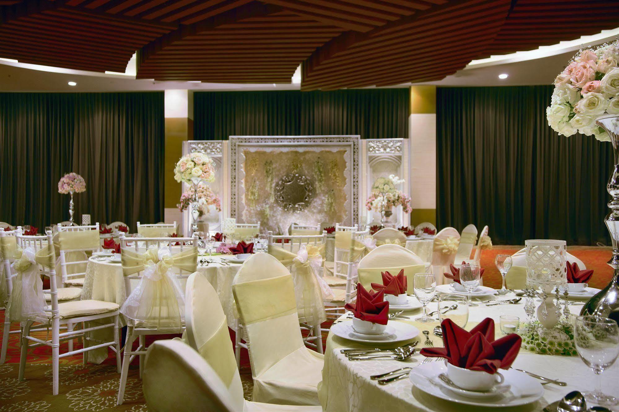Atria Hotel Malang Dış mekan fotoğraf